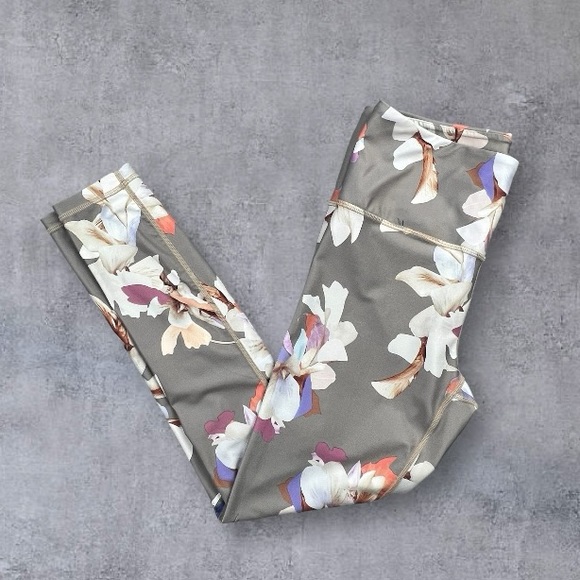 Athleta Gray Floral Elation Paradise 7/8 Tight Yoga Gym Fitness Pants Sz: Small - Picture 6 of 12